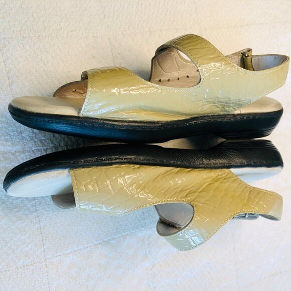 Propet Sandal Cream Metallic Croc Print Trinidad Comfort Leather Women’s size 8 - Picture 10 of 16